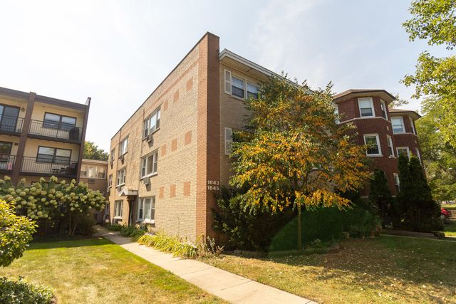 $245,000 | 1645 West Sherwin Avenue, Unit 3B | East Rogers Park