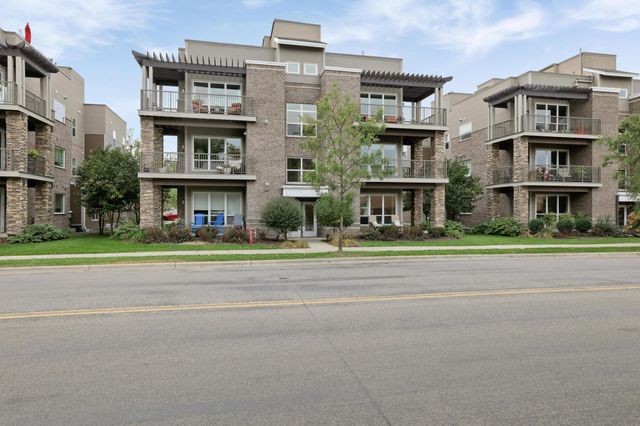 $3,250 | 3970 Wooddale Avenue, Unit 202 | Browndale