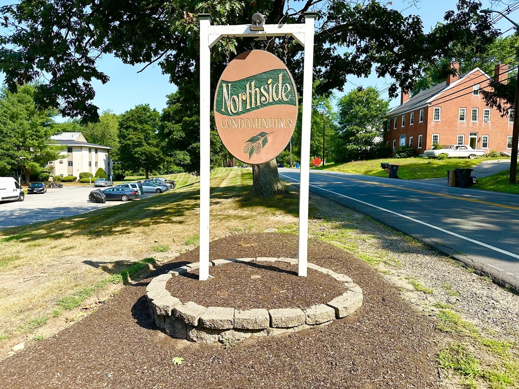 a sign that is sitting on the side of a road