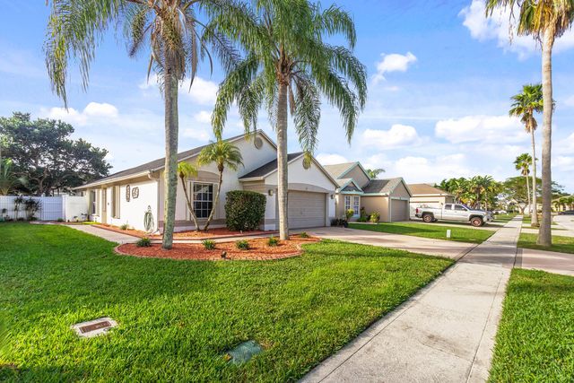 $475,000 | 110 Saddle Trail | Saratoga at Royal Palm