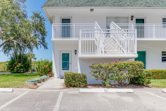 $330,000 | 2800 Indian River Boulevard, Unit E5 | Vero Beach