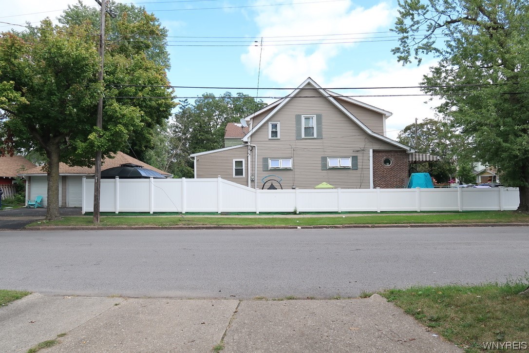 2202 Weston Avenue, Niagara Falls, NY 14305 - MLS# B1499507