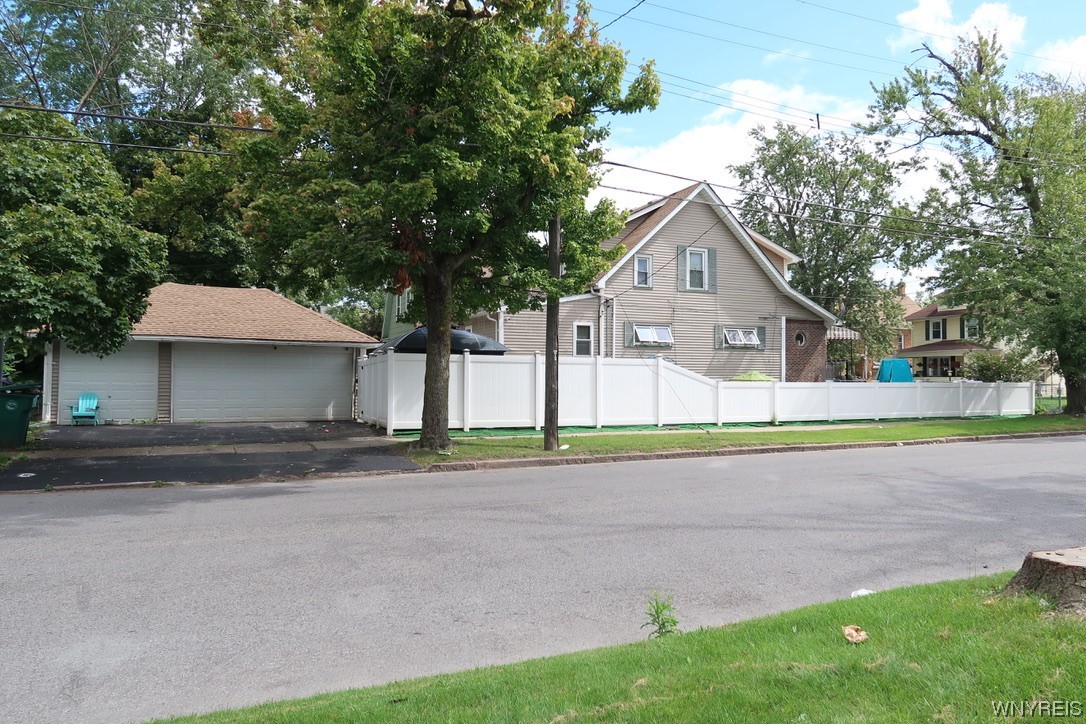 2202 Weston Avenue, Niagara Falls, NY 14305 - MLS# B1499507