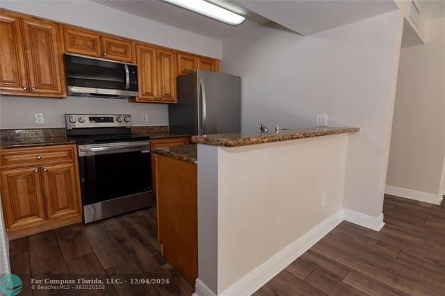 $2,400 | 1251 Southwest 46th Avenue, Unit 1506 | Gardens