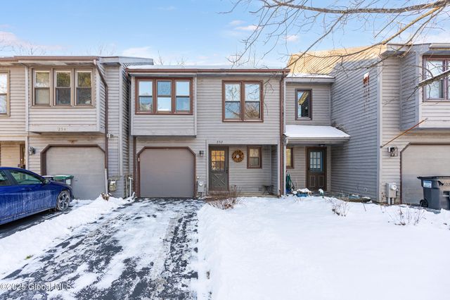 $314,900 | 252 Woodscape Drive | Campus Area