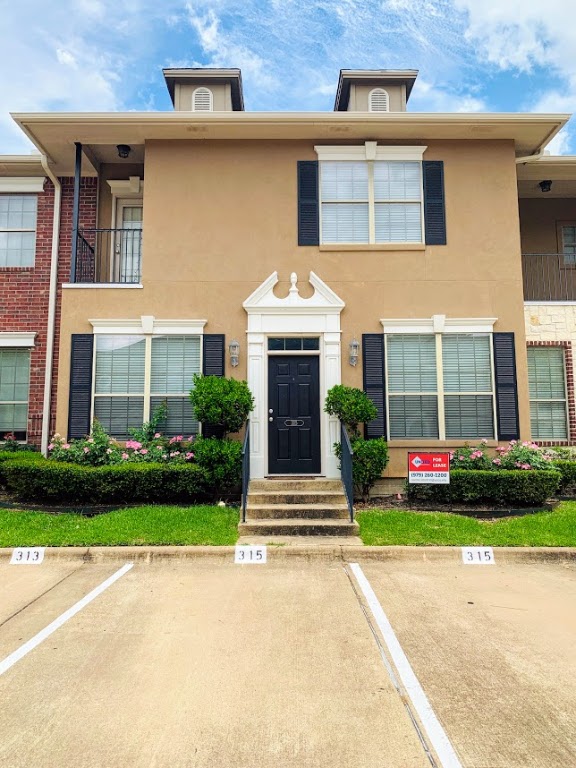 View of townhome / multi-family property