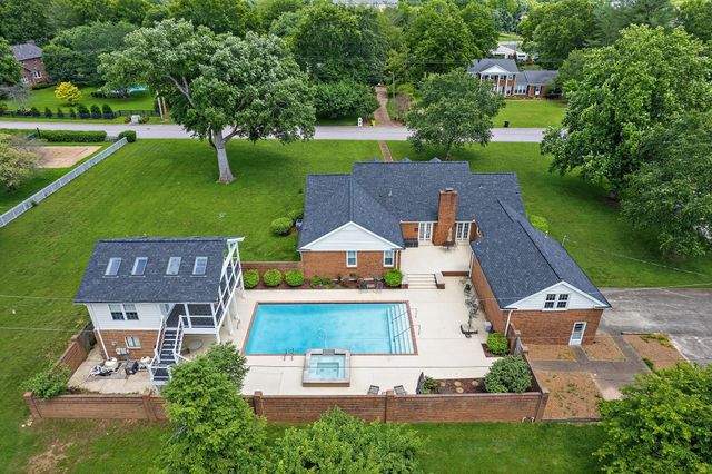 $1,490,000 | 6305 Chickering Circle | Nashville