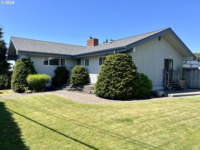 $535,000 | 878 Michigan Avenue | Coos Bay