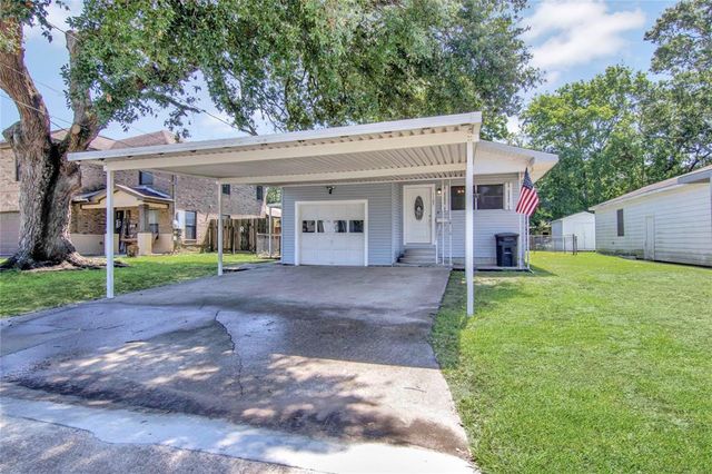 $220,000 | 1105 West Drive | Port Neches