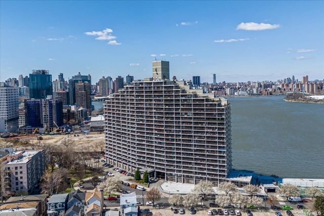 $3,700 | 25-40 Shore Boulevard, Unit 2F | Astoria