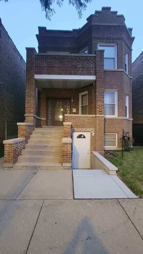 a view of a house with outdoor space