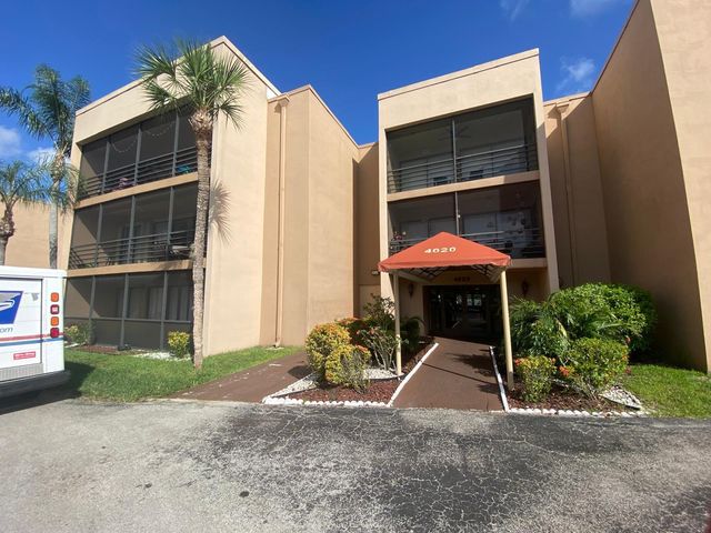 $2,600 | 4020 North Hills Drive, Unit 28 | Emerald Hills