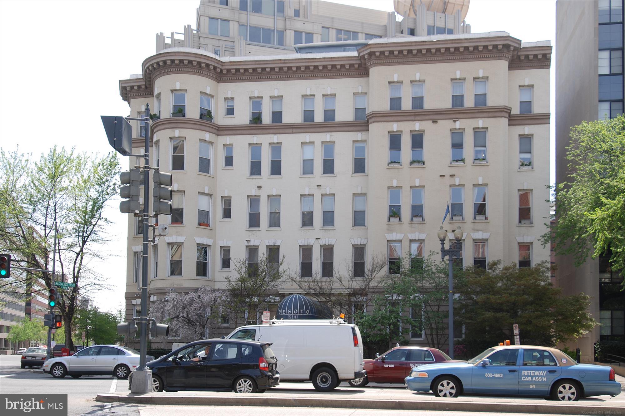 a car parked in front of a building