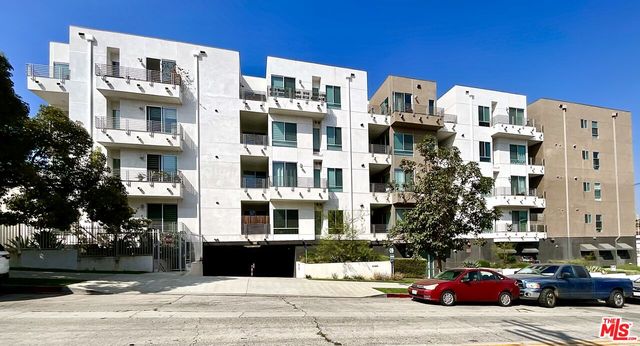 $850,000 | 1101 South Harvard Boulevard, Unit 506 | Mid-Wilshire