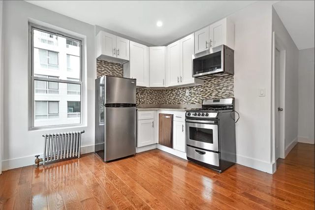 $4,995 | 300 East 61st Street, Unit 3W | Lenox Hill