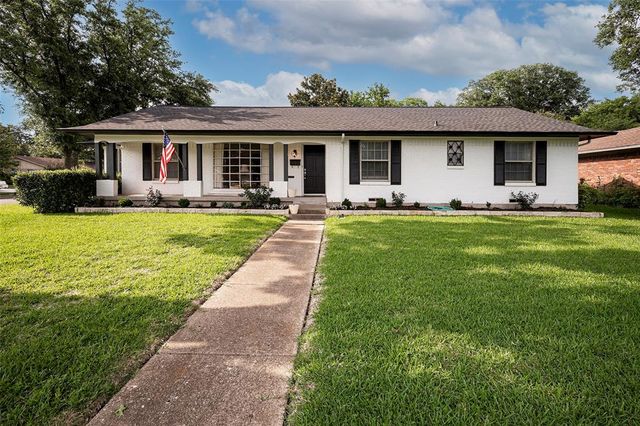 $449,000 | 3307 Portlock Drive | Central Farmers Branch