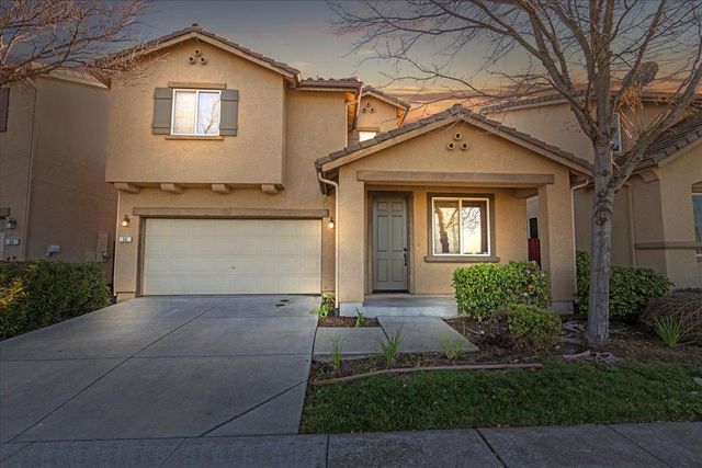 $549,000 | 35 Seatuck Court | Natomas Creek