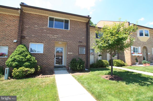 $374,900 | 3256 Gleneagles Drive, Unit 104E | Leisure World