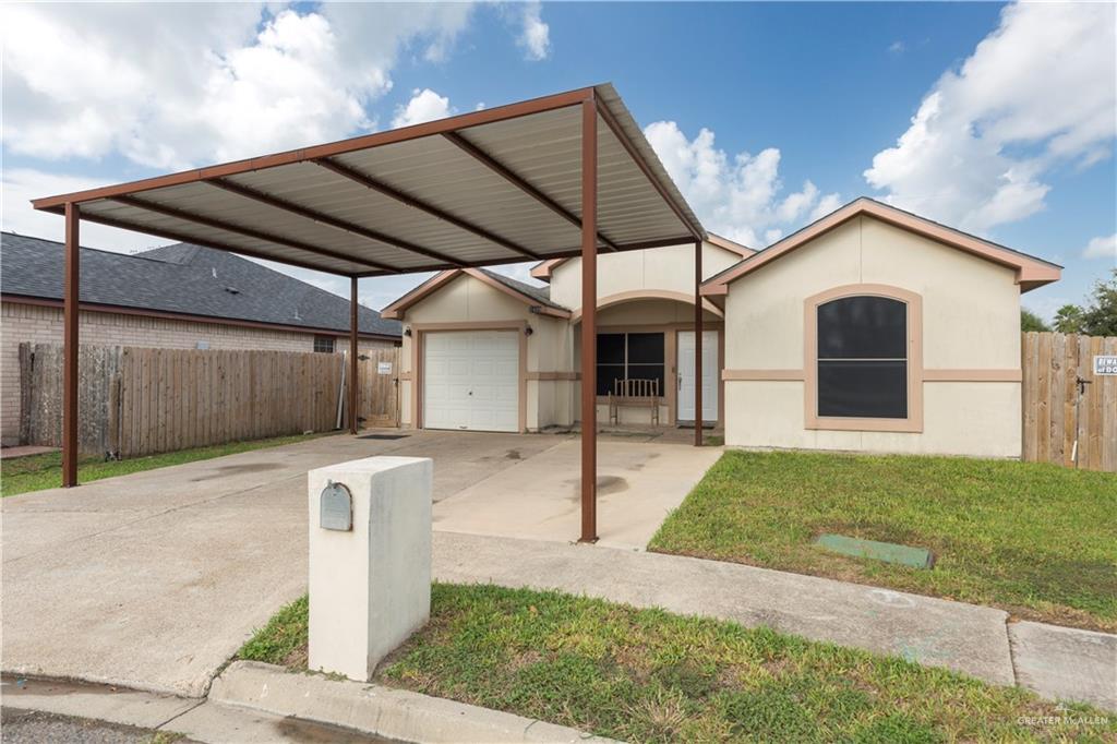 Nestled in a well-established neighborhood in Edinburg, Texas, this inviting home offers the ideal blend of comfort and convenience. With quick access to entertainment, grocery stores and the freeway, it’s perfectly located for anyone looking to enjoy all that the area has to offer. Don’t miss out on this fantastic opportunity to make it your own!