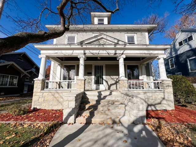 $324,900 | 715 Buell Avenue | Joliet