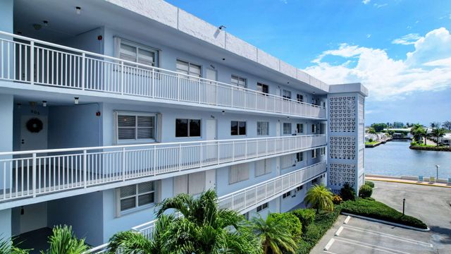 $1,800 | 2018 South Federal Highway, Unit 305 | Boynton Beach