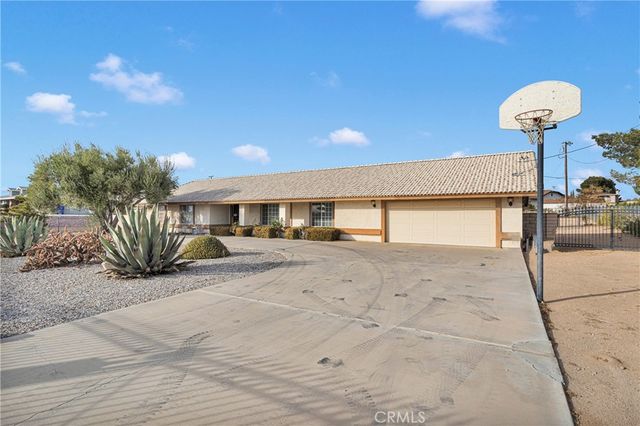 $463,500 | 18564 Siskiyou Road | Desert Knolls Heights