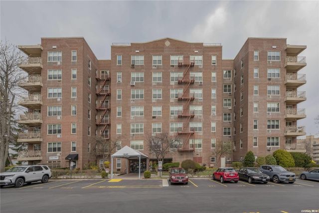 $299,000 | 23-25 Bell Boulevard, Unit 4E | Bay Terrace