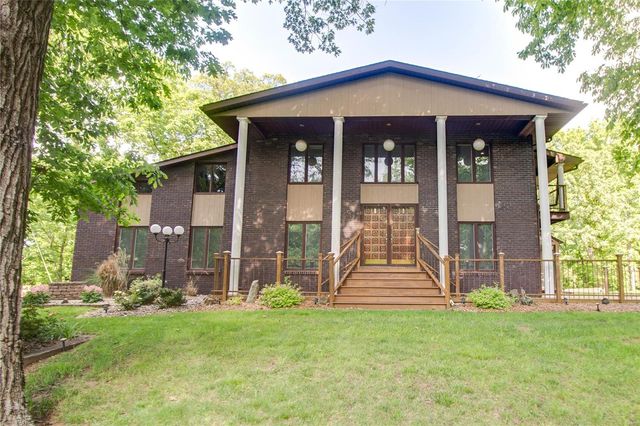 $479,000 | 15892 Vfw Road | Dorchester Township - Macoupin County