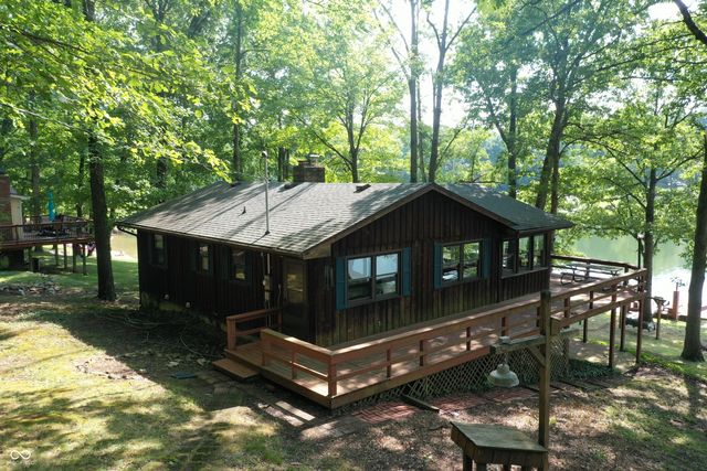 $449,900 | 9669 North Dogwood Lane | Posey Township - Clay County