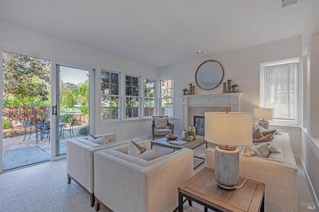 $1,425,000 | 10 Edgewater Court | Civic Center