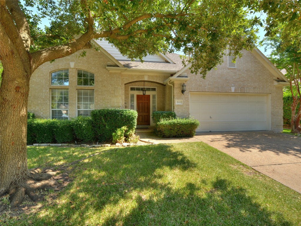 Spacious 3 bedroom, 2.5 bath home with a office and formal dining in a great neighborhood.