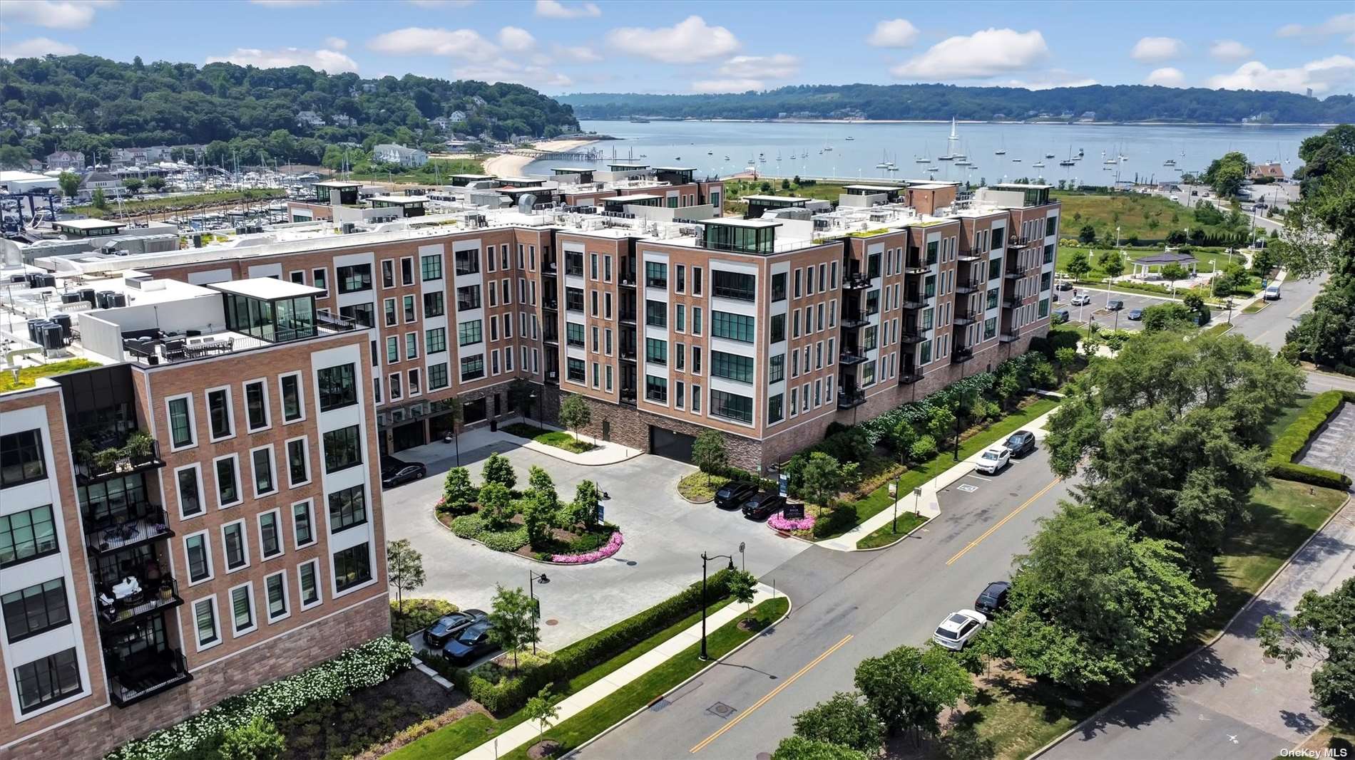 a view of building with an outdoor space