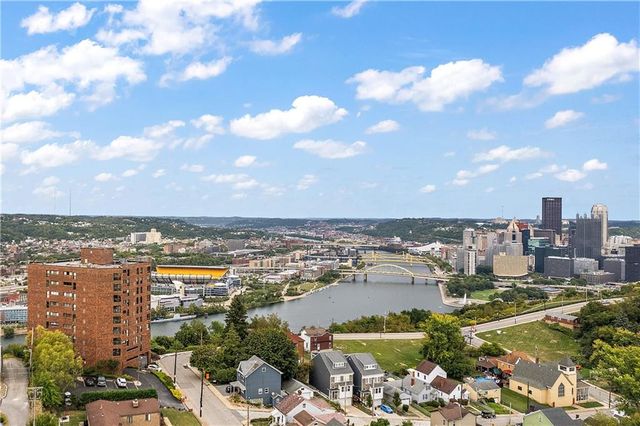 $875,000 | 1700 Grandview Avenue, Unit 1102 | Duquesne Heights