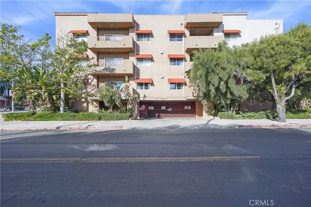 $549,995 | 9610 Zelzah Avenue, Unit 206 | Northridge