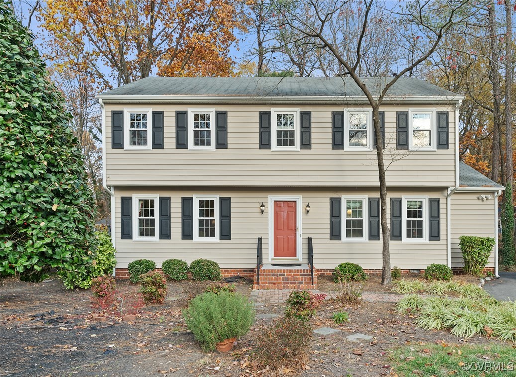 Traditional colonial on corner lot of two cul-de-s