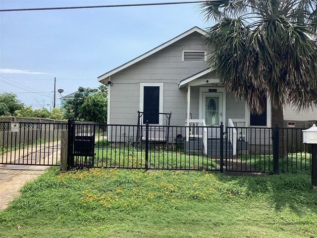 $1,350 | 2119 63rd Street | Offatts Bayou