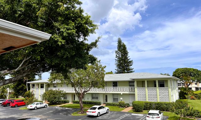 $1,900 | 1521 Northwest 19th Terrace, Unit 203 | Delray Beach