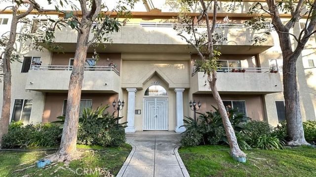 $3,550 | 4358 Mammoth Avenue, Unit 2 | Sherman Oaks