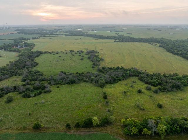 $615,000 | 1931 18th Road Northeast | Pottawatomie Township - Coffey County