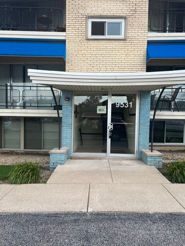 $2,100 | 9531 South Kedzie Avenue, Unit 1C | Evergreen Park