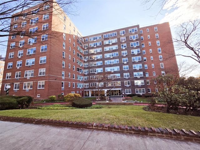 $1,600 | 164-20 Highland Avenue, Unit 8F | Jamaica Hills