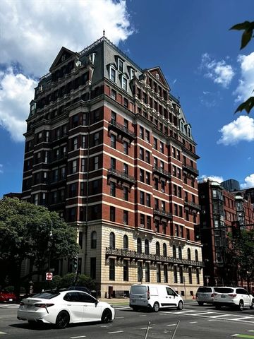 $499,900 | 483 Beacon Street, Unit 12A | Back Bay