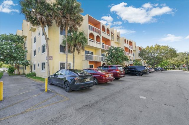 $1,850 | 7910 Camino Real, Unit N307 | The Village of Kings Creek Condominiums