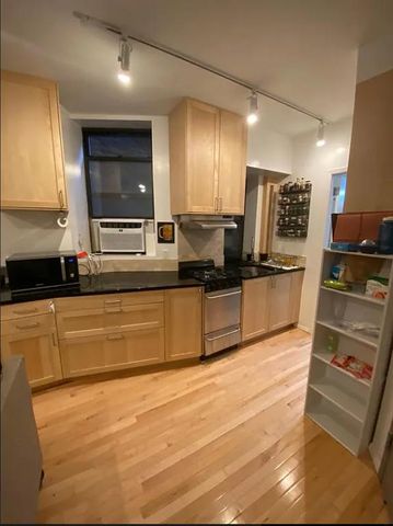 $3,300 | 52 MacDougal Street, Unit 3D | SoHo