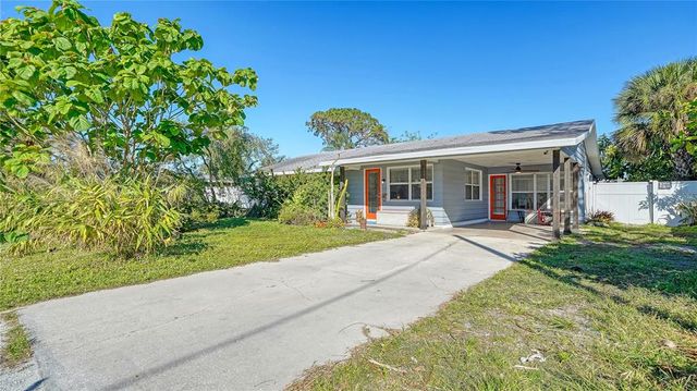 $390,000 | 2111 Outer Drive | South Sarasota