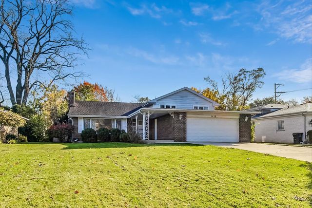 $575,000 | 1415 Sunset Ridge Road | Glenview