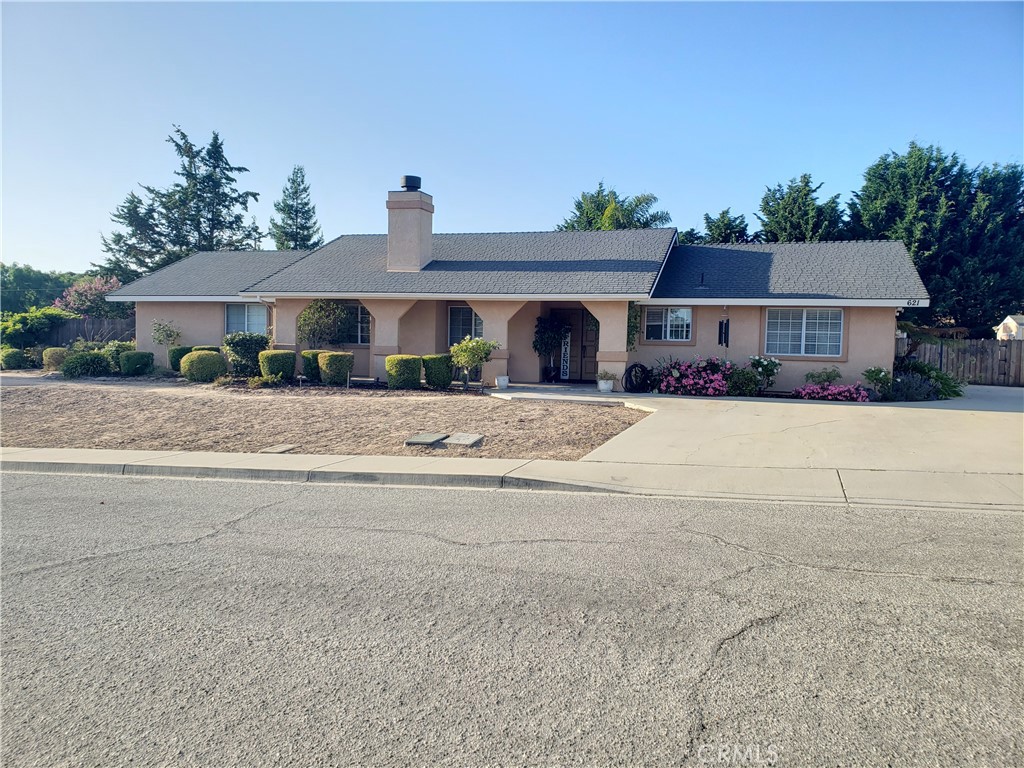 front view of house with a yard