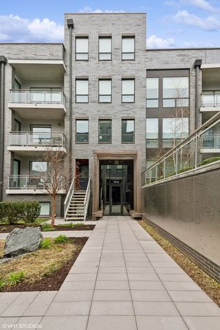 $975,000 | 2643 North Hermitage Avenue, Unit 206 | Lincoln Park