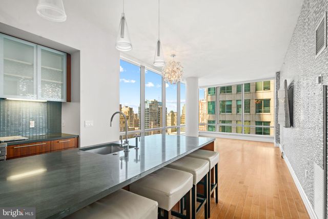 $749,000 | 1414 South Penn Square, Unit 26H | Avenue of the Arts South