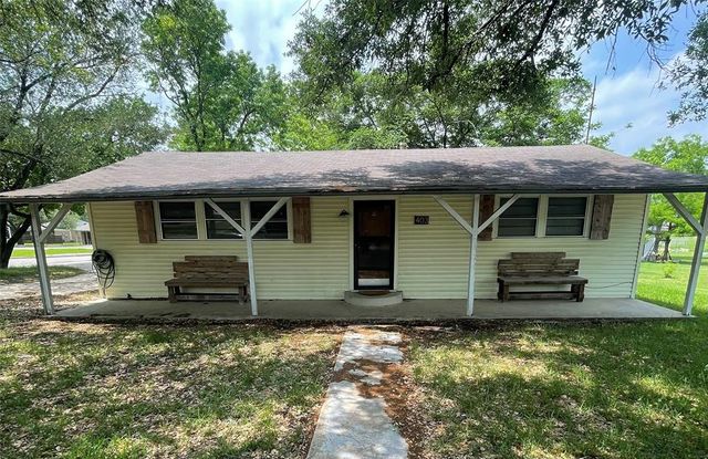 $1,850 | 403 Live Oak Street | Royse City